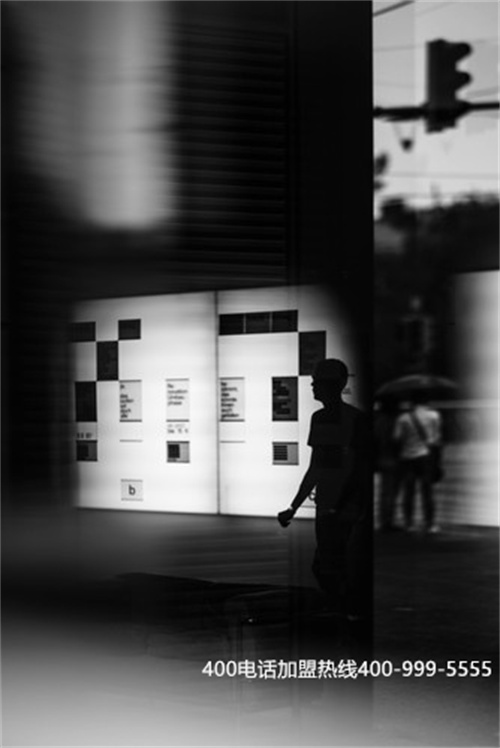 (400電話讓企業(yè)客服更加正規(guī)專業(yè))(400電話如何體現(xiàn)企業(yè)的正規(guī)性)